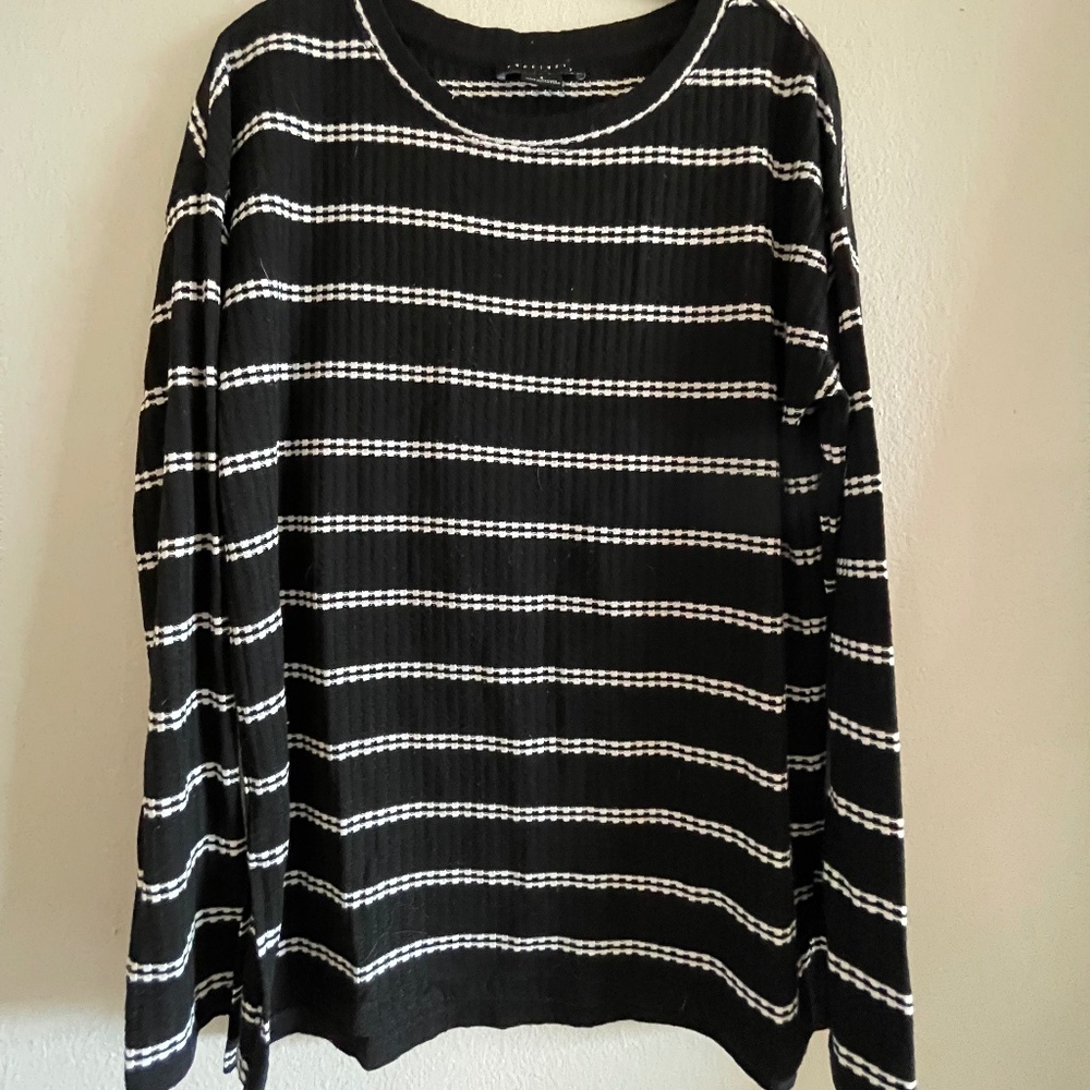 Oversized Striped Top - Picture 2 of 5